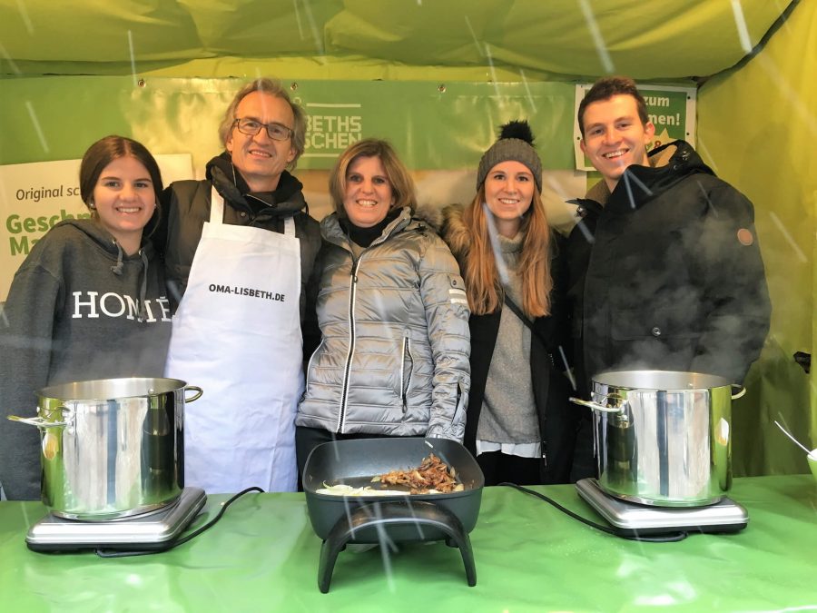 Weihnachtsmarkt 2017: Maultaschen im romantischen Schneegestöber